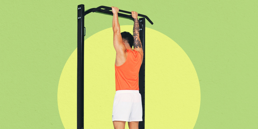 why-hanging-from-a-bar-for-10-seconds-is-a-great-way-to-start-a-workout